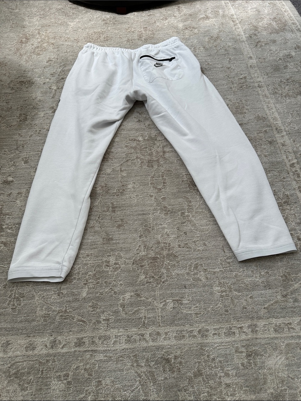 Nike Duo two Men’s Large one pair Athletic Pants and one pair Yoga pants. - Picture 13 of 14